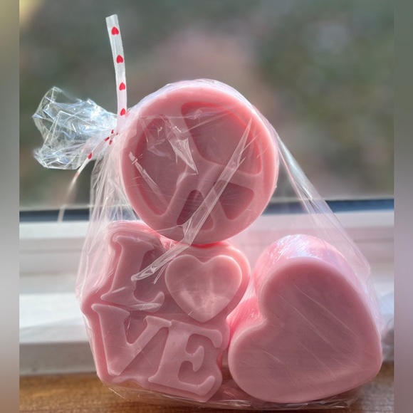 Handcrafted Soap Set - Handcrafted - Picture 2 of 2